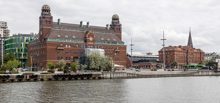 Malmö Innenhafen (Inre hamnen), Skeppsbron mit Centralposthuset (links) und Centralstation Glasvasen