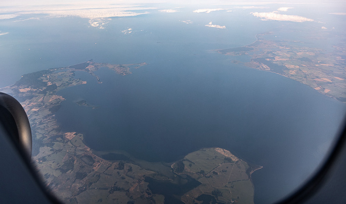 Mecklenburg-Vorpommern Rügen (links), Ostsee, Usedom (rechts) 2023-06-18 Flug DLH2443 Kopenhagen-Kastrup (CPH/EKCH) - München Franz Josef Strauß (MUC/EDDM) Luftbild aerial photo