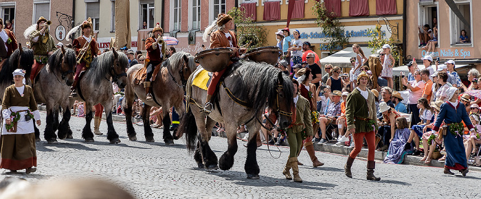 Dreifaltigkeitsplatz: Landshuter Hochzeit (Hochzeitszug) Landshut