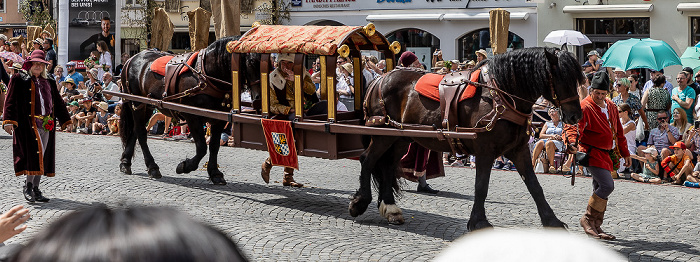 Dreifaltigkeitsplatz: Landshuter Hochzeit (Hochzeitszug)