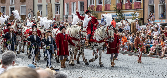 Dreifaltigkeitsplatz: Landshuter Hochzeit (Hochzeitszug) Landshut