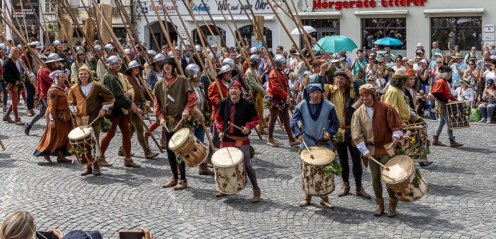 Dreifaltigkeitsplatz: Landshuter Hochzeit (Hochzeitszug) Landshut