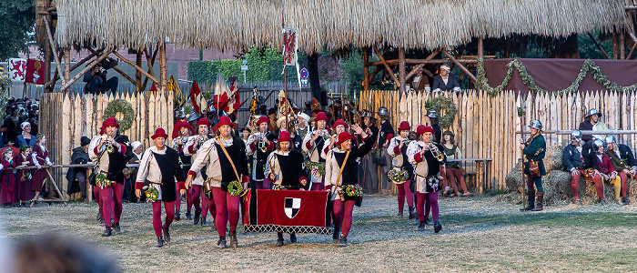 Ringelstecherwiese: Landshuter Hochzeit (Festliche Spiele im nächtlichen Lager)