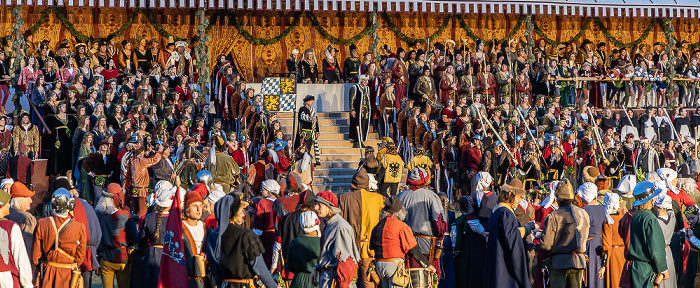 Ringelstecherwiese: Landshuter Hochzeit (Festliche Spiele im nächtlichen Lager)