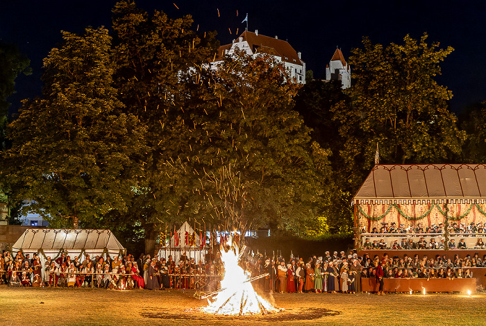 Ringelstecherwiese: Landshuter Hochzeit (Festliche Spiele im nächtlichen Lager) Landshut