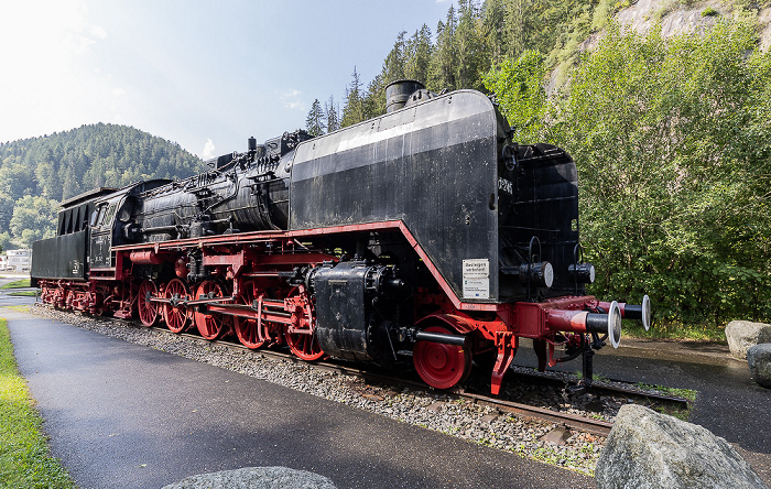 Triberg Bahnhof: Güterzuglokomotive 50 245