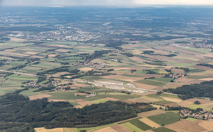 Bayern - Landkreis Freising (unten), Landkreis München (links oben), Landkreis Dachau (rechts oben) 2023-08-25 Flug DLH2508 München Franz Josef Strauß (MUC/EDDM) - Birmingham (BHX/EGBB) Autobahnraststätte Fürholzen (Ost) Autobahnraststätte Fürholzen (West) Bundesautobahn A 9 Fürholzen Günzenhausen Luftbild aerial photo