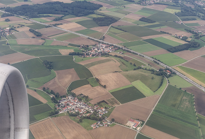 Bayern - Landkreis Freising: Gesseltshausen (unten), Großeisenbach, Bundesautobahn A 9 Landkreis Freising