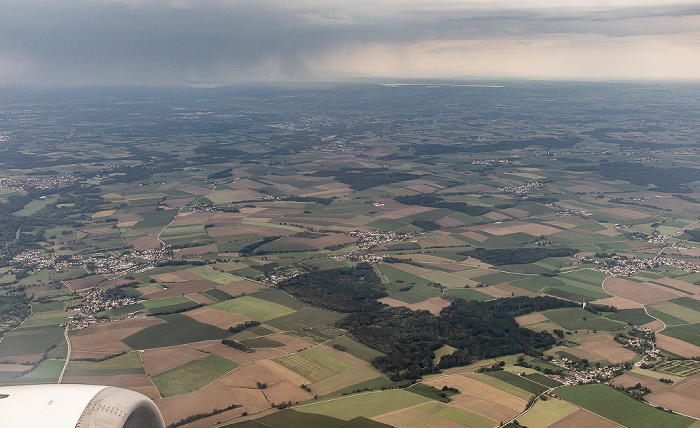 Bayern - Landkreis Freising 2023-08-25 Flug DLH2508 München Franz Josef Strauß (MUC/EDDM) - Birmingham (BHX/EGBB) Amper Bachenhausen Fahrenzhausen Kammerberg Lauterbach Viehbach Luftbild aerial photo