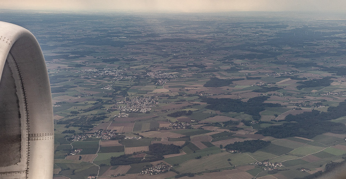 Bayern - Landkreis Dachau (v.u.): Ebersbach, Weichs, Markt Indersdorf 2023-08-25 Flug DLH2508 München Franz Josef Strauß (MUC/EDDM) - Birmingham (BHX/EGBB) Luftbild aerial photo