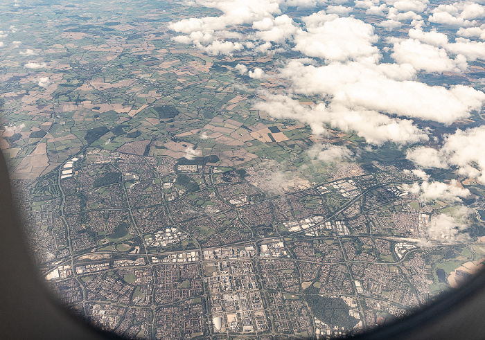 South East England - Buckinghamshire: Milton Keynes 2023-08-25 Flug DLH2508 München Franz Josef Strauß (MUC/EDDM) - Birmingham (BHX/EGBB) Luftbild aerial photo