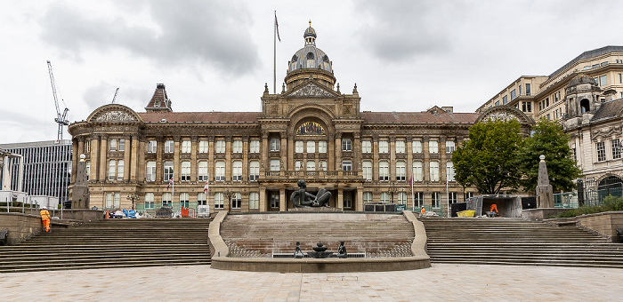 Birmingham Victoria Square: Springbrunnen The River, Council House