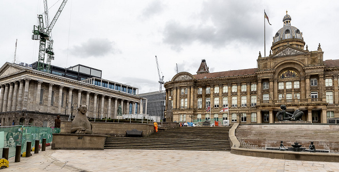 Birmingham Victoria Square (v.l.): Town Hall, Council House, Springbrunnen The River