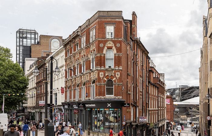 Birmingham New Street (links), Pinfold Street (rechts) Birmingham New Street