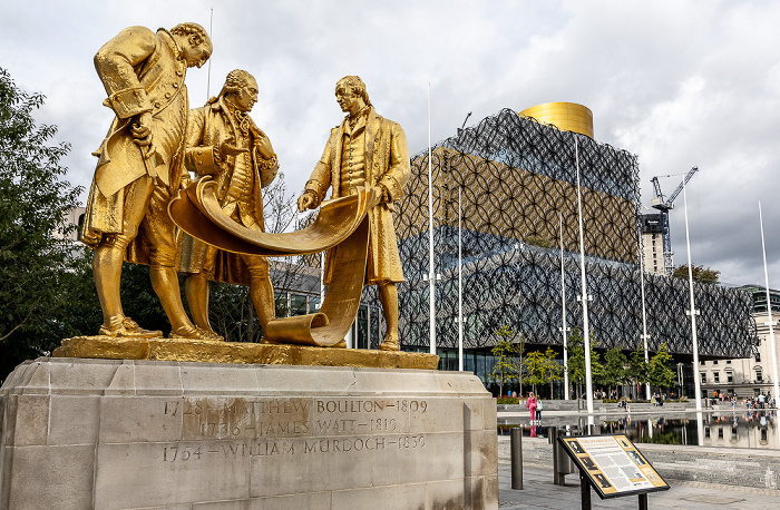 Centenary Square: Denkmal für Boulton, Watt und Murdoch, Library of Birmingham