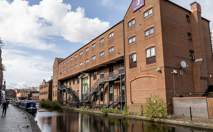 Worcester & Birmingham Canal: Premier Inn Birmingham City Centre Bridge Street Birmingham