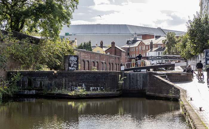 Birmingham and Fazeley Canal: Schleuse