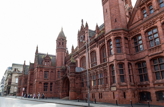 Birmingham Corporation Street: Victoria Law Courts