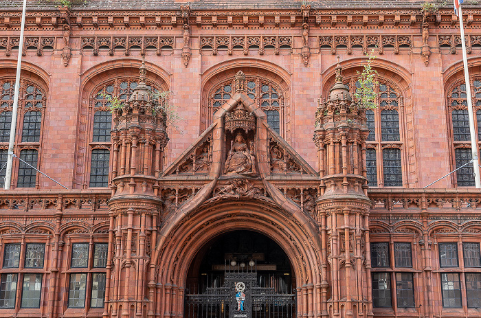 Birmingham Corporation Street: Victoria Law Courts