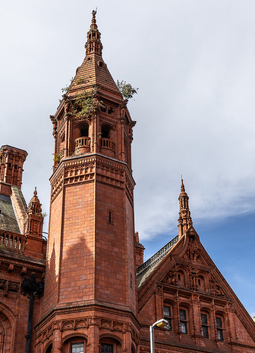 Birmingham Corporation Street: Victoria Law Courts