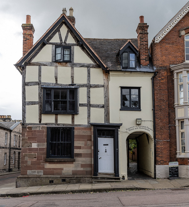 Lichfield The Close: Zugang zum Erasmus Darwin House und Herb Garden