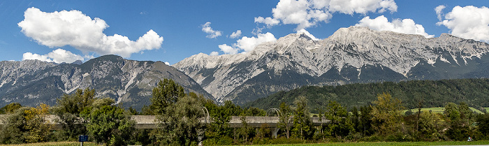 Karwendel mit Inntalkette (Nordkette) (links) und Gleirsch-Halltal-Kette Tirol