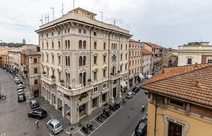 Blick vom Grand Hotel San Lorenzo: Via Giustiziati (links) / Via Giuseppe Bertani Mantua