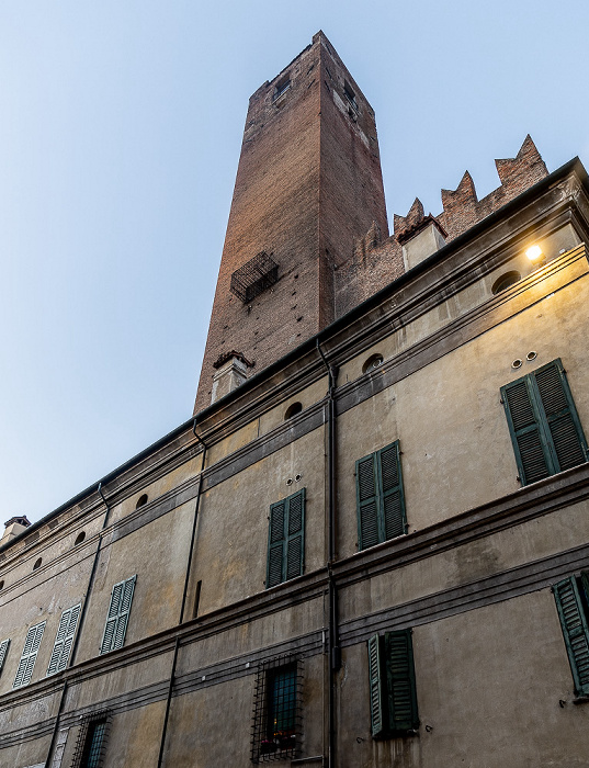 Via Cavour: Torre della Gabbia Mantua