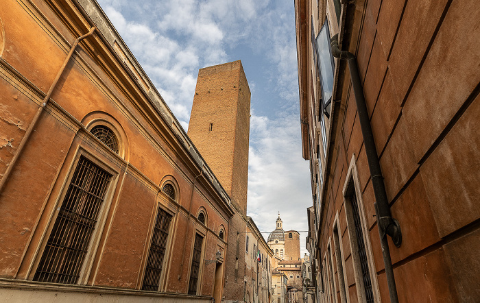 Mantua Via Roberto Ardigò: Torre dei Gambulini Basilica di Sant'Andrea