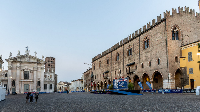 Mantua Piazza Sordello: Duomo di Mantova (Cattedrale di San Pietro Apostolo) und Palazzo del Capitano