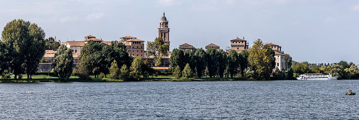 Mantua Lago Inferiore (Mincio), Centro storico mit den Giardini Marani, dem Palazzo Ducale (Herzogspalast), der Basilica Palatina Santa Barbara und dem Castello di San Giorgio