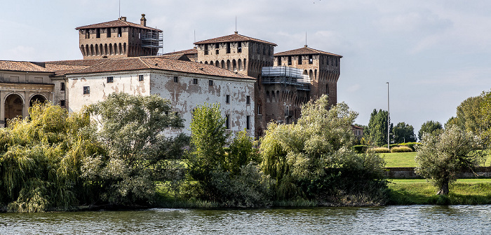 Mantua Lago Inferiore (Mincio), Centro storico mit den Giardini Marani und dem Castello di San Giorgio