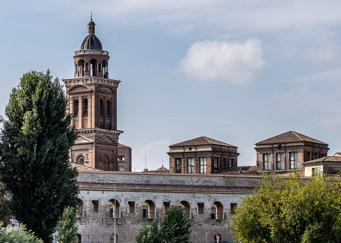 Mantua Centro storico mit dem Palazzo Ducale (Herzogspalast) und der Basilica Palatina Santa Barbara