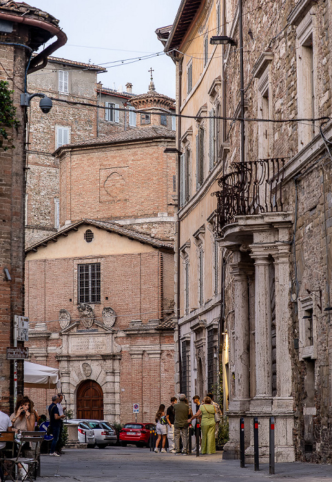 Piazza Piccinino: Chiesa della Compagnia della Morte Perugia