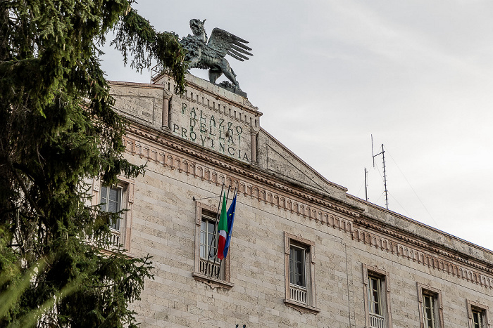 Piazza Italia: Palazzo della Provincia Perugia