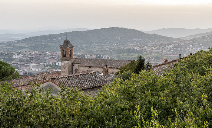 Blick vom Giardini Carducci: Chiesa di Santo Spirito Perugia