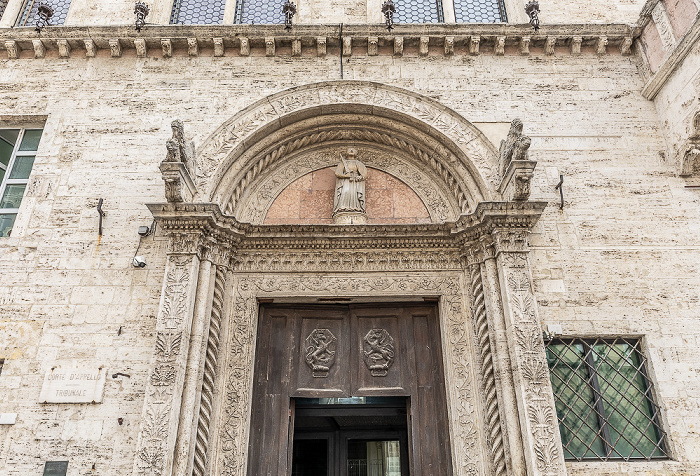Piazza Matteotti: Palazzo del Capitano del Popolo Perugia