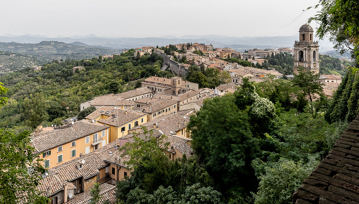 Perugia Blick von der Piazza Gian Battista Rossi Scotti Chiesa di Santa Maria Nuova