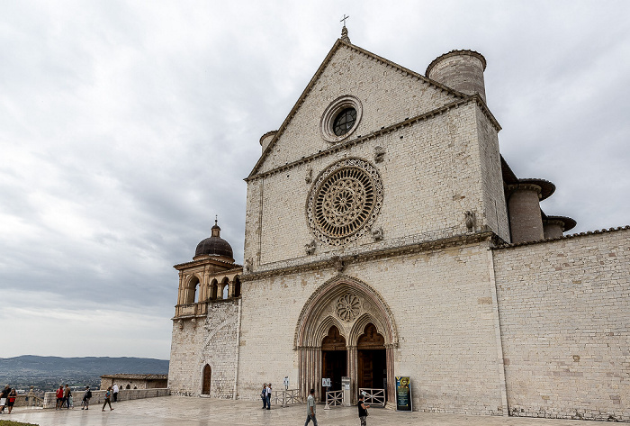Basilica di San Francesco d'Assisi mit der Basilica superiore di San Francesco d'Assisi Assisi