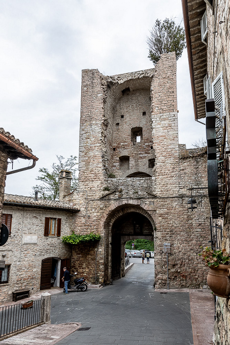 Assisi Via San Giacomo, Porta San Giacomo