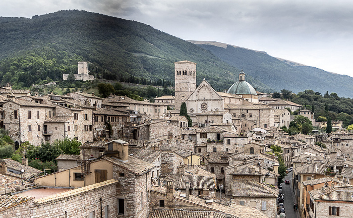 Assisi Blick vom Torre del Popolo: Cattedrale di San Rufino Rocca Minore