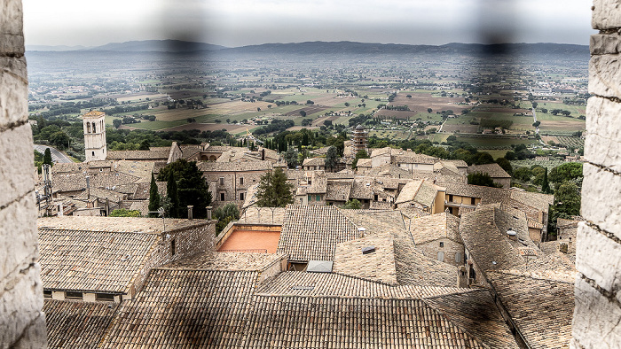 Blick vom Torre del Popolo: Tal des Topino Assisi