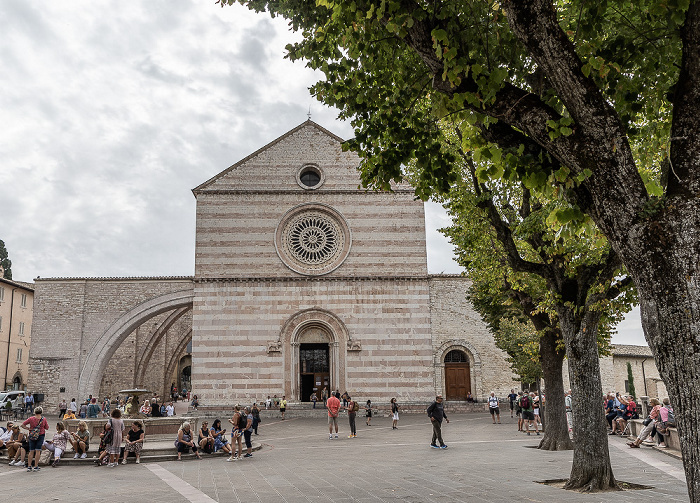Assisi Piazza Santa Chiara: Basilica di Santa Chiara