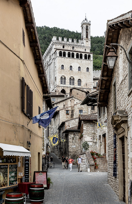 Gubbio Via Ambrogio Piccardi, Palazzo dei Consoli