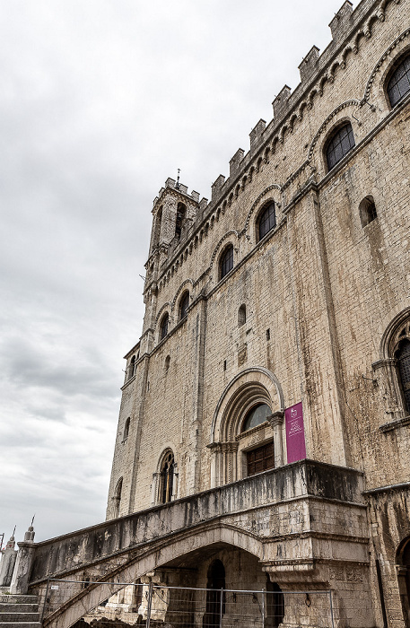 Piazza Grande: Palazzo dei Consoli Gubbio