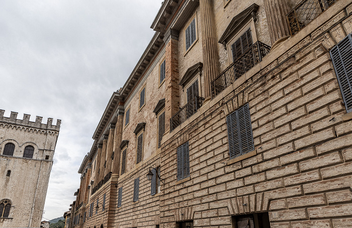 Piazza Grande: Palazzo Ranghiasci Brancaleoni Gubbio