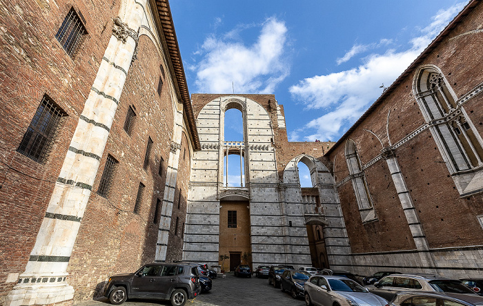 Siena Piazza Jacopo della Quercia, Facciatone Museo dell'Opera del Duomo Palazzo Reale (Prefettura)