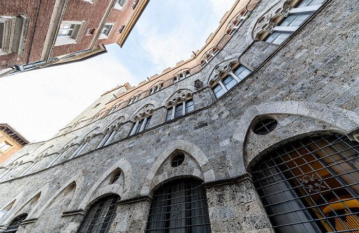 Siena Via di Città: Palazzo Chigi Saracini