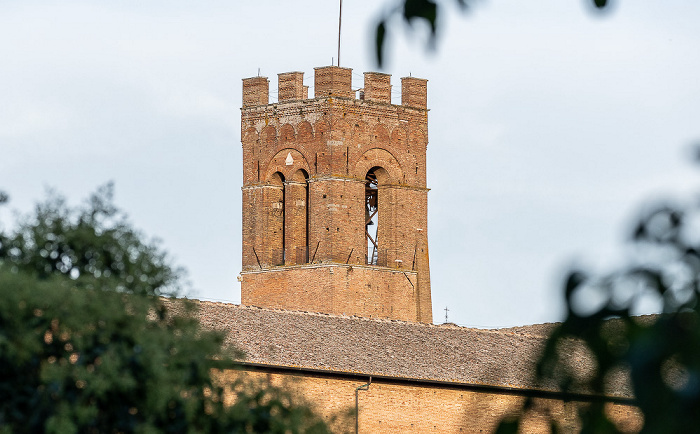 Siena Blick von der Via Bruno Bonci: Basilica Cateriniana di San Domenico