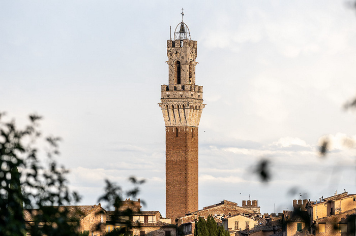 Siena Blick von der Via Bruno Bonci: Torre del Mangia